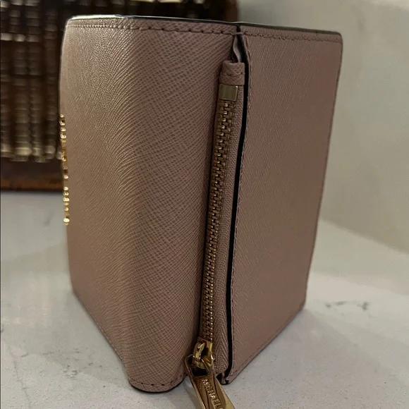 Michael Kors Blush Card Holder - Picture 5 of 15